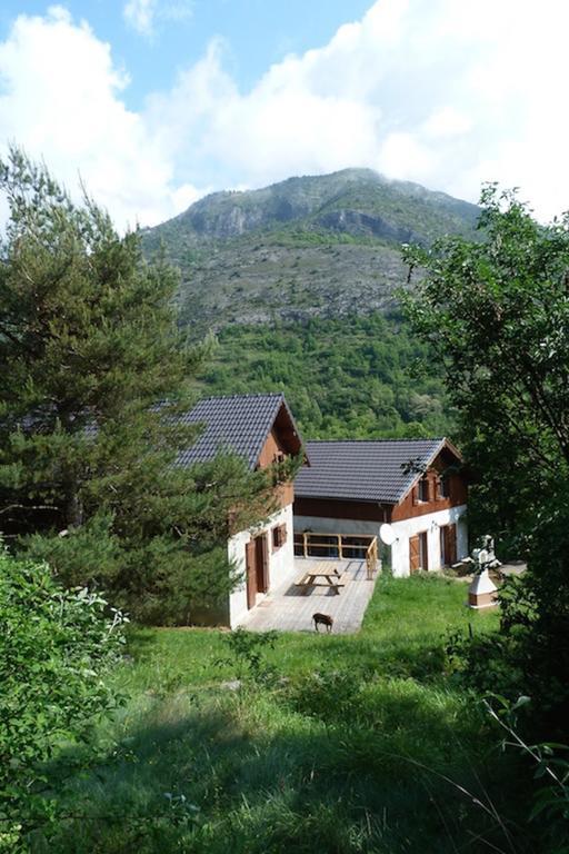 Les Bordes De Paloumieres Guest House Val-de-Sos Exterior photo